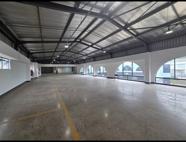 3,000M² WAREHOUSE FOR SALE IN RIVERHORSE VALLEY